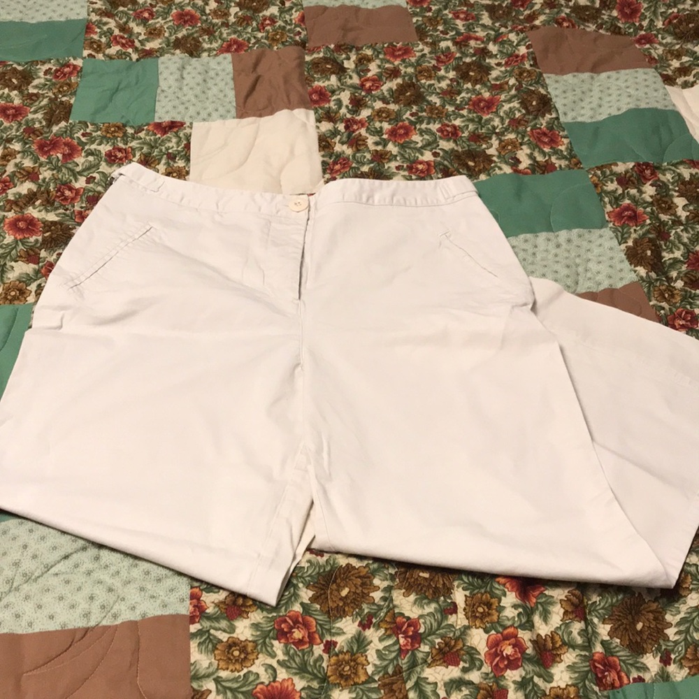 ⭐️ Basic Editions | Khaki Capris